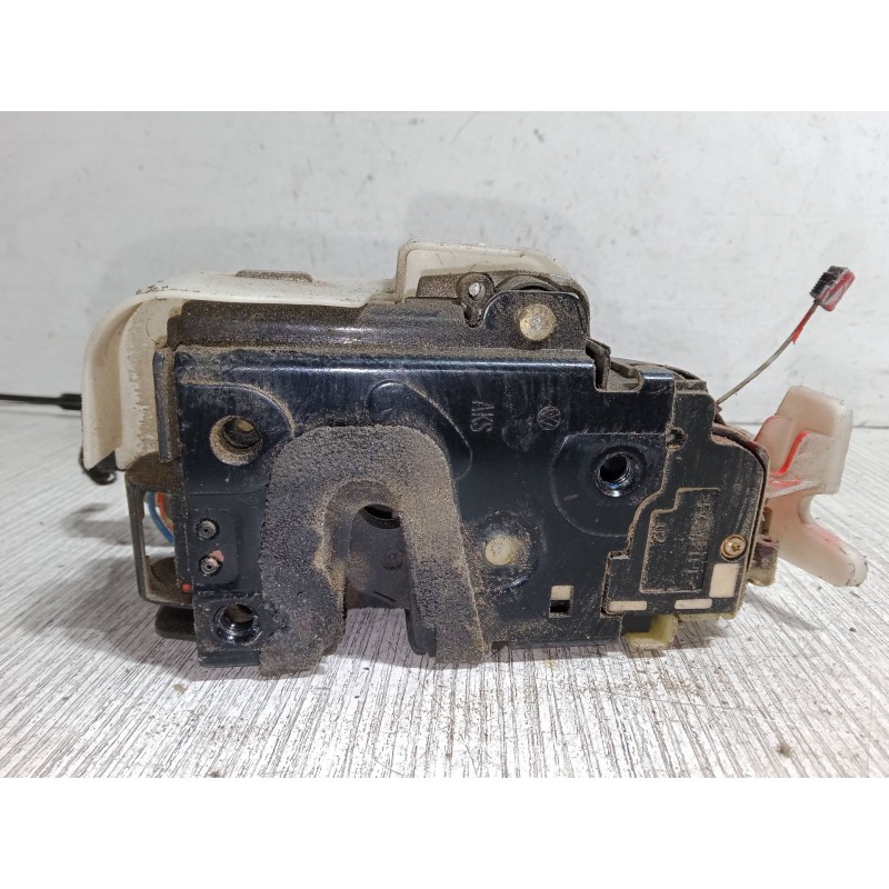 Recambio de cerradura puerta delantera izquierda para volkswagen polo iv sedán (9a4, 9a2, 9n2, 9a6) 1.4 referencia OEM IAM   