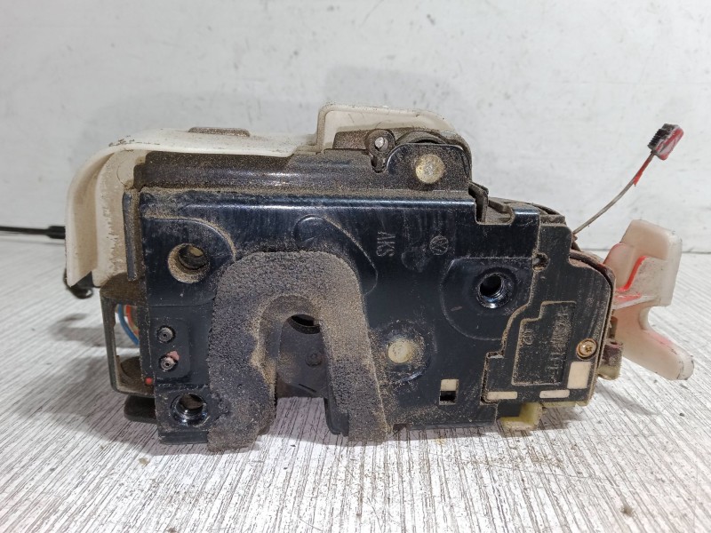 Recambio de cerradura puerta delantera izquierda para volkswagen polo iv sedán (9a4, 9a2, 9n2, 9a6) 1.4 referencia OEM IAM   