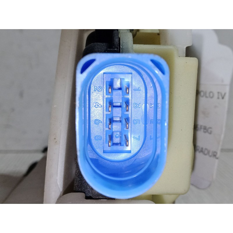 Recambio de cerradura puerta delantera derecha para volkswagen polo iv sedán (9a4, 9a2, 9n2, 9a6) 1.4 referencia OEM IAM   