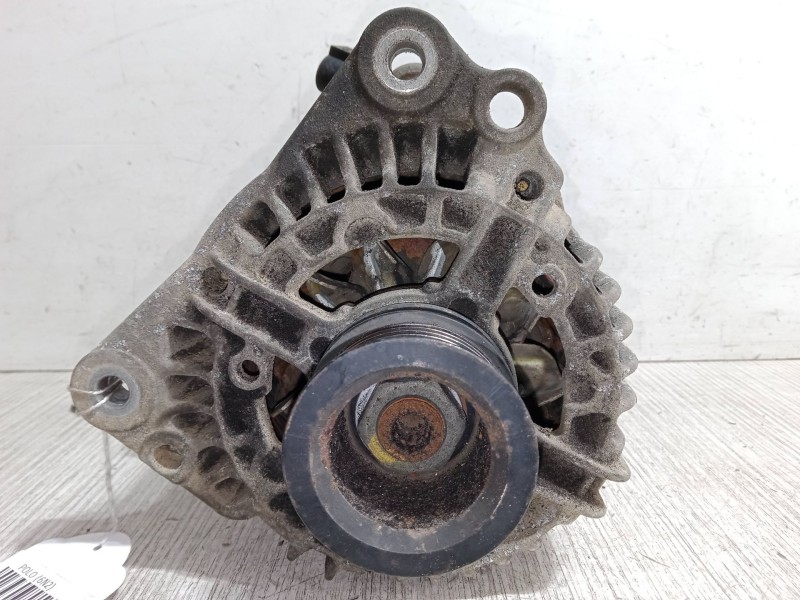 Recambio de alternador para volkswagen polo (6n2) 1.0 referencia OEM IAM 037903025L  