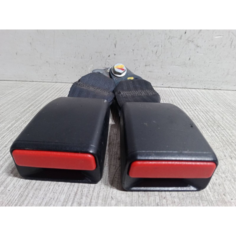 Recambio de anclaje cinturon trasero derecho para dacia sandero ii 1.5 dci 75 / blue dci 75 (b8jw, b8m4, b8ah, b8m7, b8m6) refer