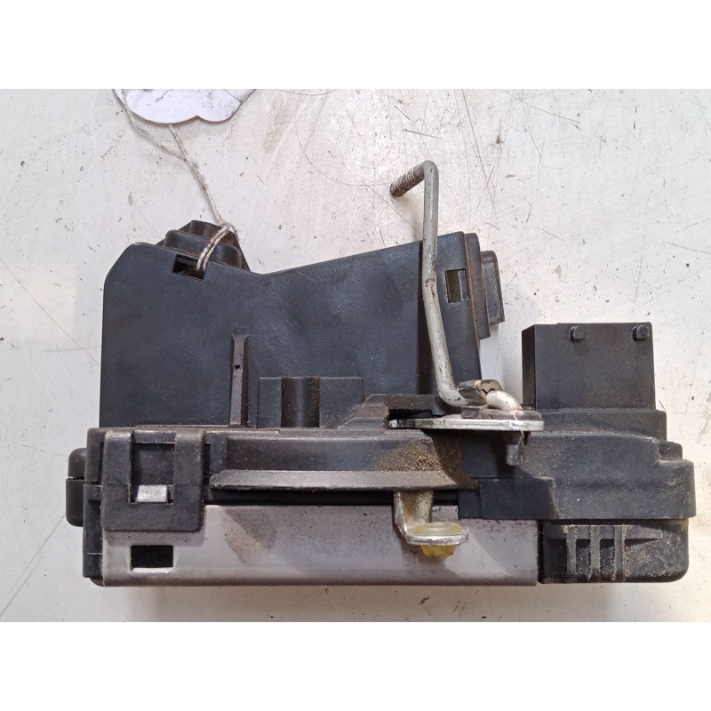 Recambio de cerradura maletero / porton para renault trafic ii furgoneta (fl) 2.0 dci 115 (fl01, fl0u) referencia OEM IAM 820000