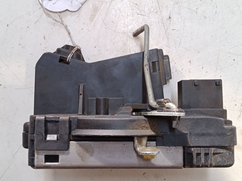 Recambio de cerradura maletero / porton para renault trafic ii furgoneta (fl) 2.0 dci 115 (fl01, fl0u) referencia OEM IAM 820000