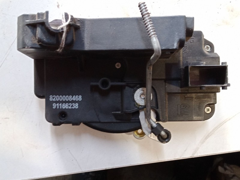 Recambio de cerradura maletero / porton para renault trafic ii furgoneta (fl) 2.0 dci 115 (fl01, fl0u) referencia OEM IAM 820000