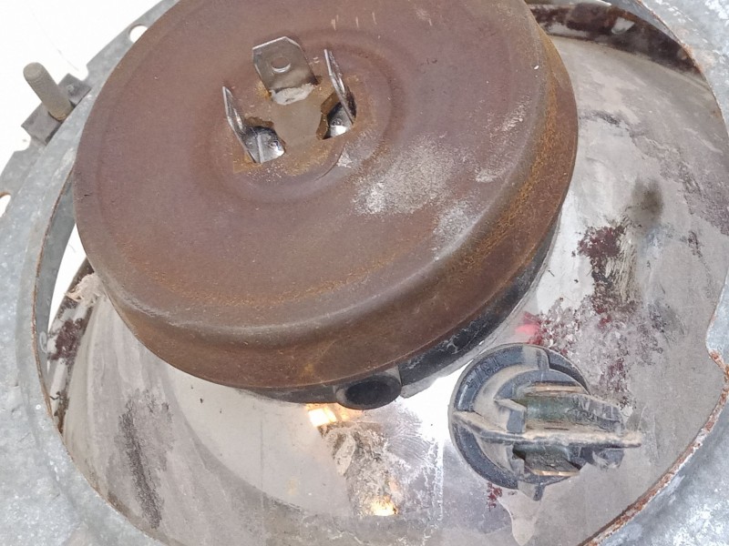 Recambio de faro derecho para volkswagen escarabajo 1303 1.2 (13) referencia OEM IAM   