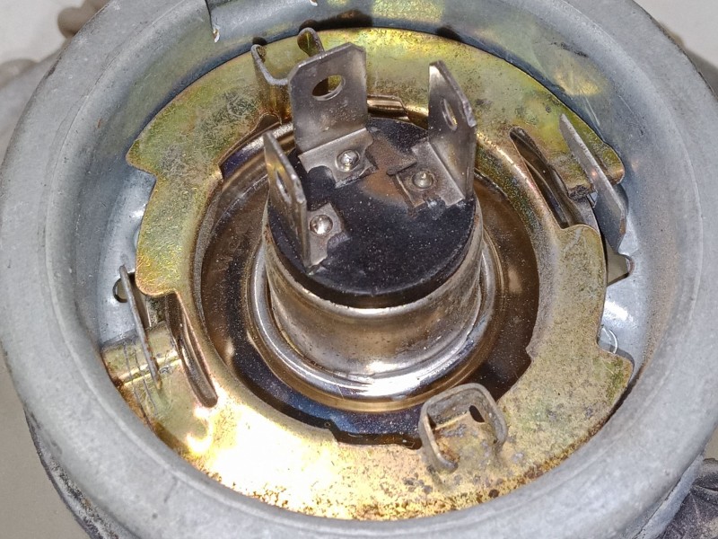 Recambio de faro izquierdo para volkswagen escarabajo 1303 1.2 (13) referencia OEM IAM   