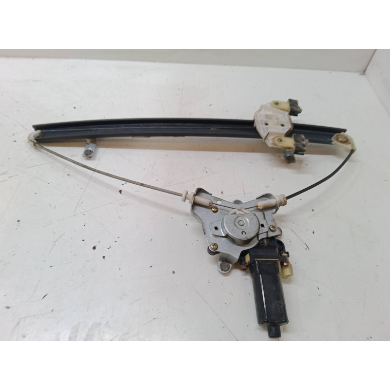 Recambio de elevalunas electrico delantero derecho para hyundai h-1 / starex autobús (a1) 2.5 tci referencia OEM IAM   