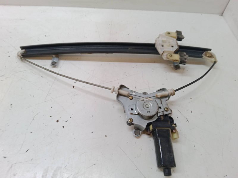 Recambio de elevalunas electrico delantero derecho para hyundai h-1 / starex autobús (a1) 2.5 tci referencia OEM IAM   