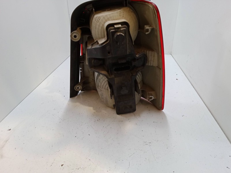 Recambio de piloto trasero izquierdo para volkswagen touran (1t1, 1t2) 2.0 tdi 16v referencia OEM IAM    Recambio de piloto trasero izquierdo para volkswagen touran (1t1, 1t2) 2.0 tdi 16v referencia OEM IAM