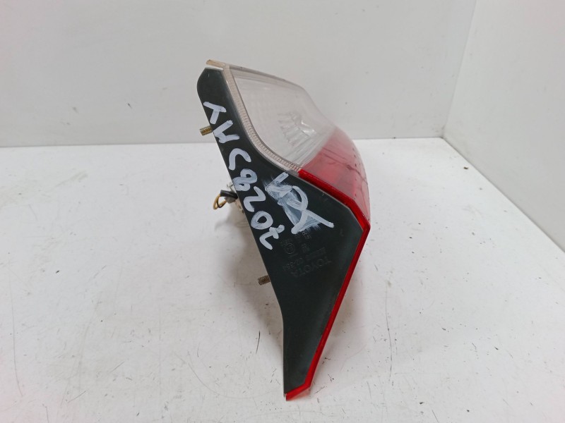 Recambio de piloto trasero porton derecho para toyota auris (_e18_) 1.8 hybrid (zwe186_) referencia OEM IAM   