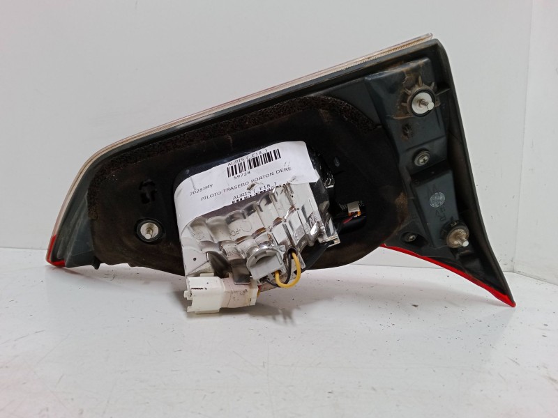 Recambio de piloto trasero porton derecho para toyota auris (_e18_) 1.8 hybrid (zwe186_) referencia OEM IAM   