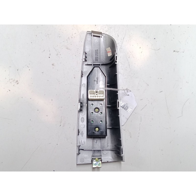 Recambio de mando elevalunas delantero derecho para kia sportage ii (je_, km_) 2.0 i 16v referencia OEM IAM   
