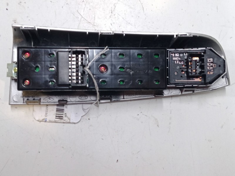 Recambio de mando elevalunas delantero izquierdo para kia sportage ii (je_, km_) 2.0 i 16v referencia OEM IAM   