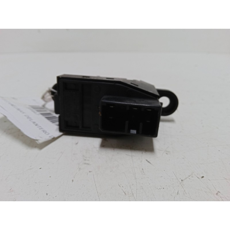 Recambio de mando elevalunas delantero derecho para hyundai h-1 / starex autobús (a1) 2.5 tci referencia OEM IAM   