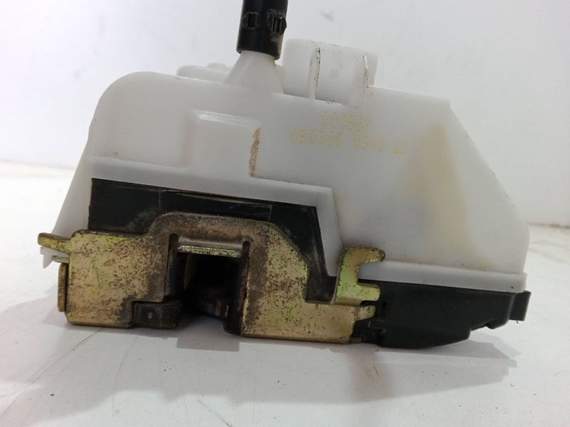 Recambio de cerradura puerta delantera derecha para renault laguna ii (bg0/1_) 1.9 dci (bg1a, bg1w, bg0g) referencia OEM IAM   