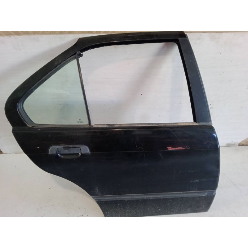 Recambio de puerta trasera derecha para bmw 3 (e36) 316 i referencia OEM IAM   