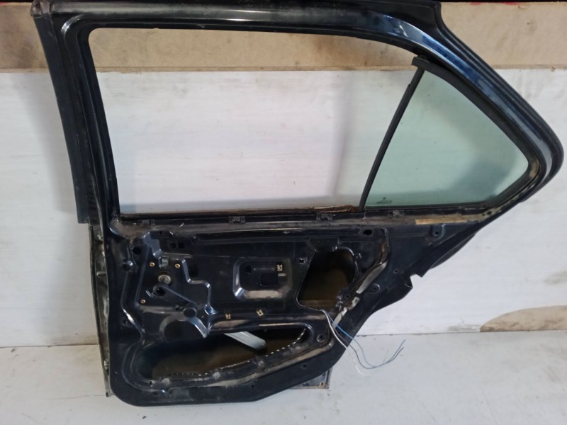 Recambio de puerta trasera derecha para bmw 3 (e36) 316 i referencia OEM IAM   