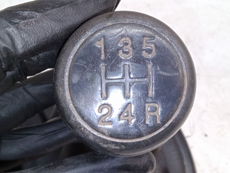 Recambio de pomo palanca cambio para peugeot bipper tepee 1.3 hdi 75 referencia OEM IAM 7354997640E  