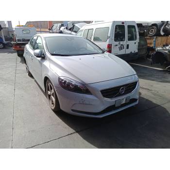 VOLVO V40 Hatchback (525) de desguace