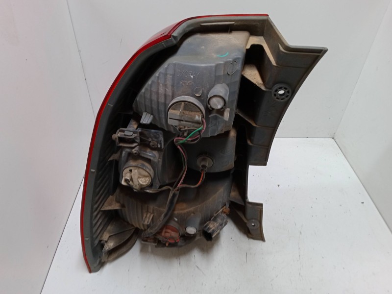 Recambio de piloto trasero derecho para kia sportage ii (je_, km_) 2.0 i 16v referencia OEM IAM   