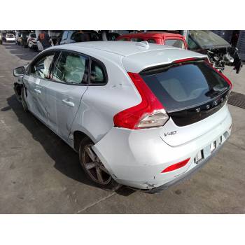 VOLVO V40 HATCHBACK (525)