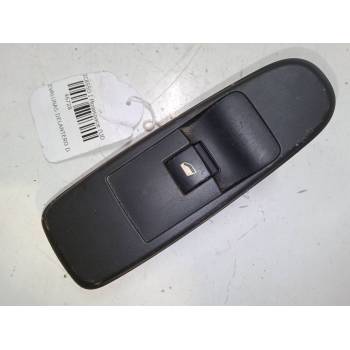 MANDO ELEVALUNAS DELANTERO DERECHO PA6GF30 
