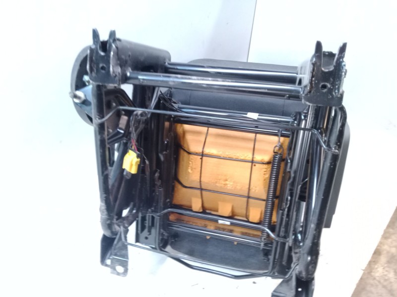 Recambio de asiento delantero izquierdo para peugeot boxer furgoneta 2.0 bluehdi 110 referencia OEM IAM   
