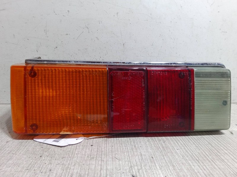 Recambio de piloto trasero derecho para triumph offen referencia OEM IAM   