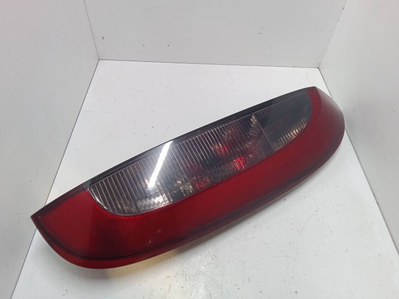 Recambio de piloto trasero derecho para opel corsa c (x01) 1.3 cdti (f08, f68) referencia OEM IAM   