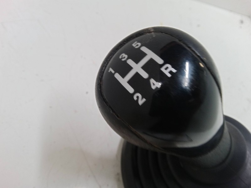 Recambio de pomo palanca cambio para ford fiesta v (jh_, jd_) 1.4 tdci referencia OEM IAM   