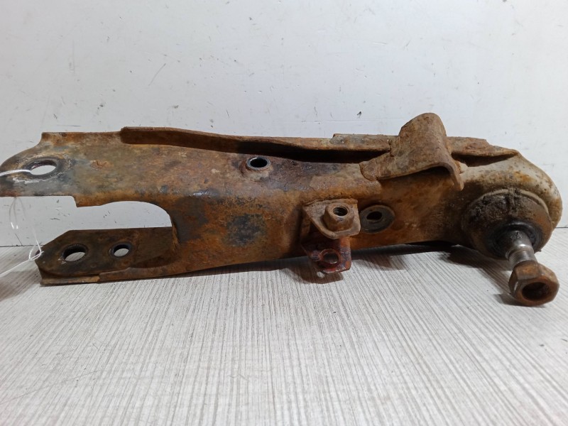Recambio de brazo suspension inferior delantero derecho para nissan pick up (d22) 2.5 d referencia OEM IAM   