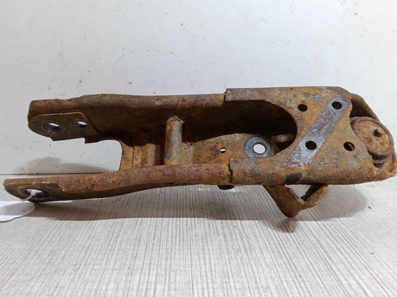 Recambio de brazo suspension inferior delantero derecho para nissan pick up (d22) 2.5 d referencia OEM IAM   