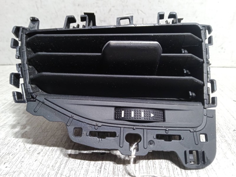 Recambio de aireador izquierdo para volkswagen polo vi (aw1, bz1, ae1) 1.0 tsi referencia OEM IAM 2G1819703  