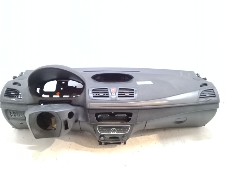 Recambio de salpicadero para renault megane iii hatchback (bz0/1_, b3_) 1.5 dci referencia OEM IAM   