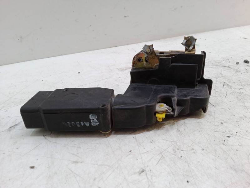 Recambio de cerradura puerta delantera derecha para mitsubishi carisma (da_) 1.6 (da1a) referencia OEM IAM   