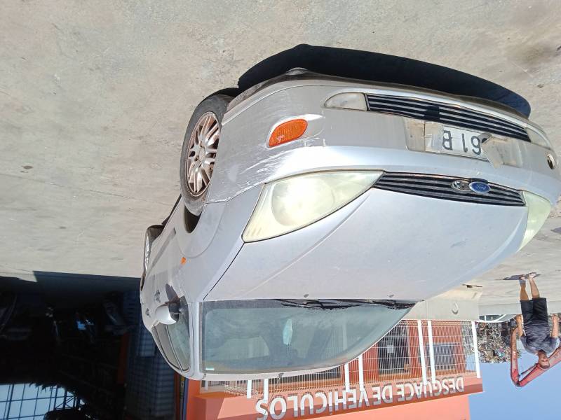 FORD FOCUS I SEDÁN (DFW)