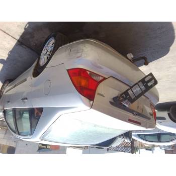 FORD FOCUS I SEDÁN (DFW)