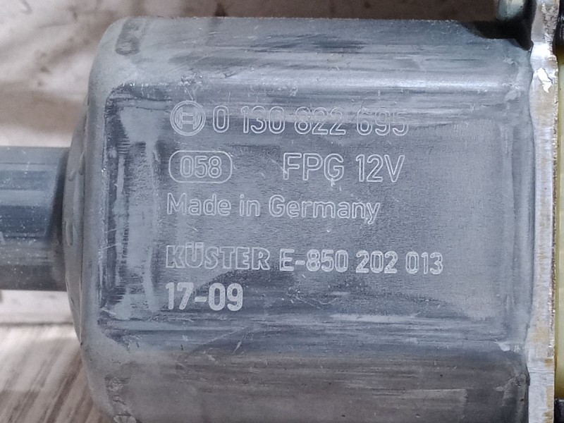 Recambio de motor elevaluna trasero izquierdo para volkswagen polo vi (aw1, bz1, ae1) 1.0 tsi referencia OEM IAM 5Q0959811D  