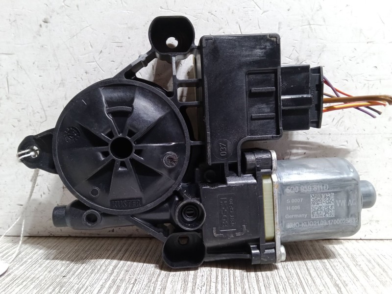 Recambio de motor elevaluna trasero izquierdo para volkswagen polo vi (aw1, bz1, ae1) 1.0 tsi referencia OEM IAM 5Q0959811D  