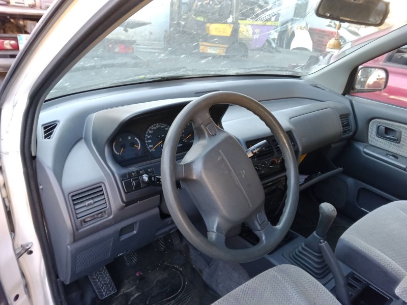 mitsubishi space wagon (n3_w, n4_w) del año 1998
