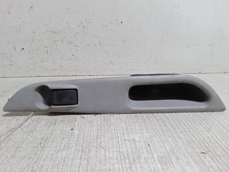 Recambio de mando elevalunas trasero izquierdo para nissan almera tino (v10) 2.2 dci referencia OEM IAM   