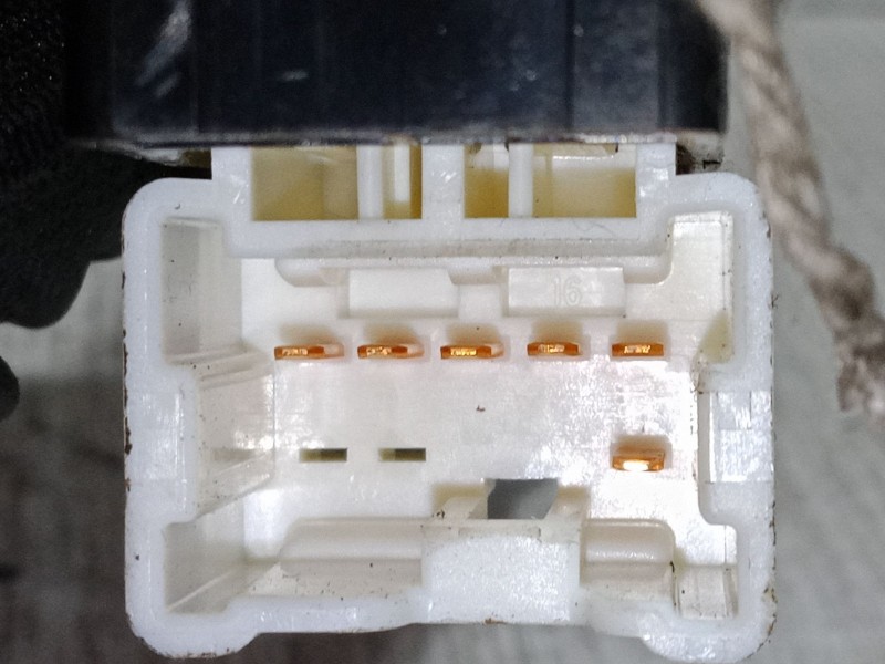 Recambio de mando elevalunas trasero izquierdo para nissan almera tino (v10) 2.2 dci referencia OEM IAM   