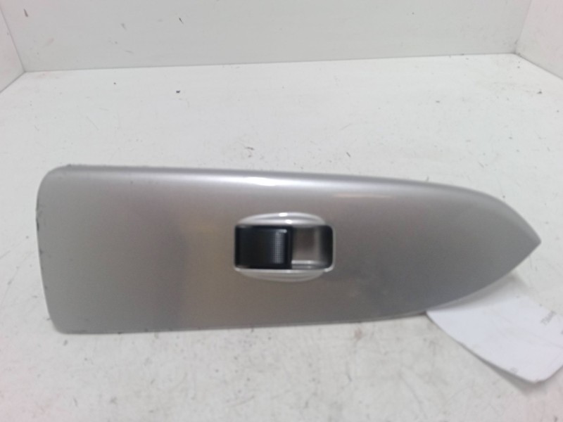 Recambio de mando elevalunas delantero izquierdo para mazda premacy (cp) 2.0 td referencia OEM IAM   