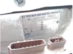 toyota avensis (_t22_) del año 2002