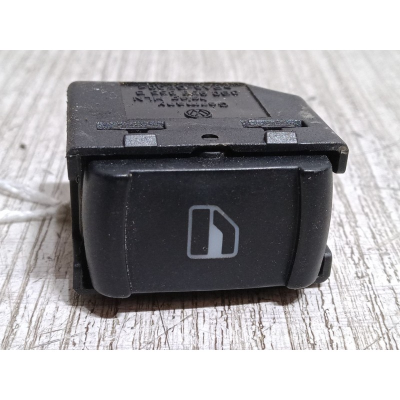 Recambio de mando elevalunas delantero derecho para volkswagen golf iv variant (1j5) 1.6 referencia OEM IAM   