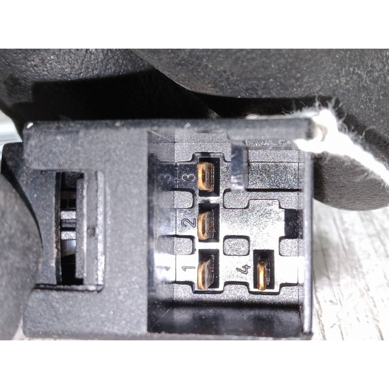 Recambio de mando elevalunas delantero derecho para volkswagen golf iv variant (1j5) 1.6 referencia OEM IAM   