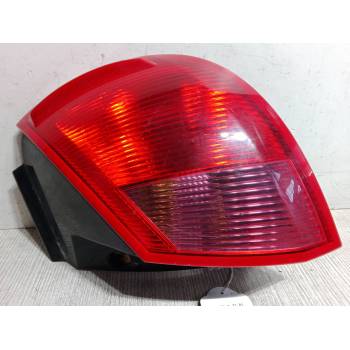 PILOTO TRASERO DERECHO MR957366 