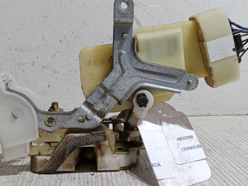 Recambio de cerradura puerta delantera izquierda para toyota yaris (_p1_) 1.3 (scp12_, scp13_) referencia OEM IAM   