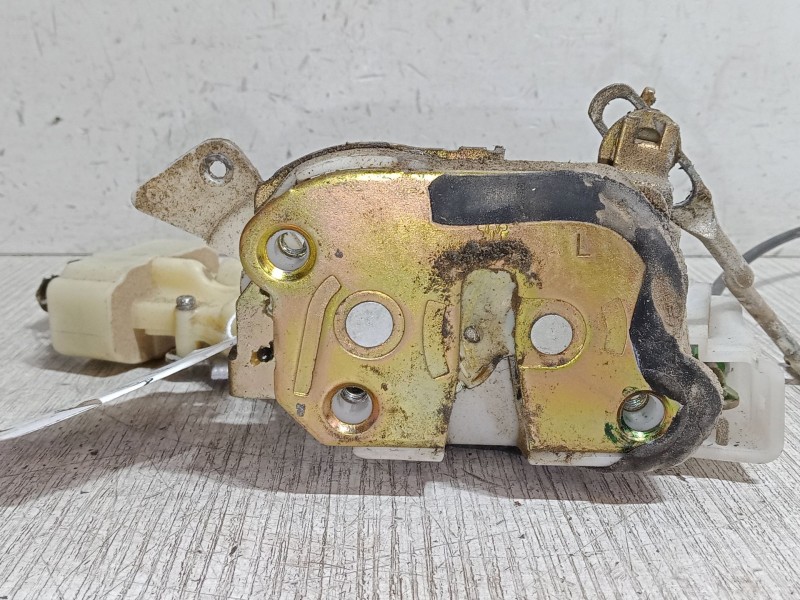 Recambio de cerradura puerta delantera izquierda para toyota yaris (_p1_) 1.3 (scp12_, scp13_) referencia OEM IAM   