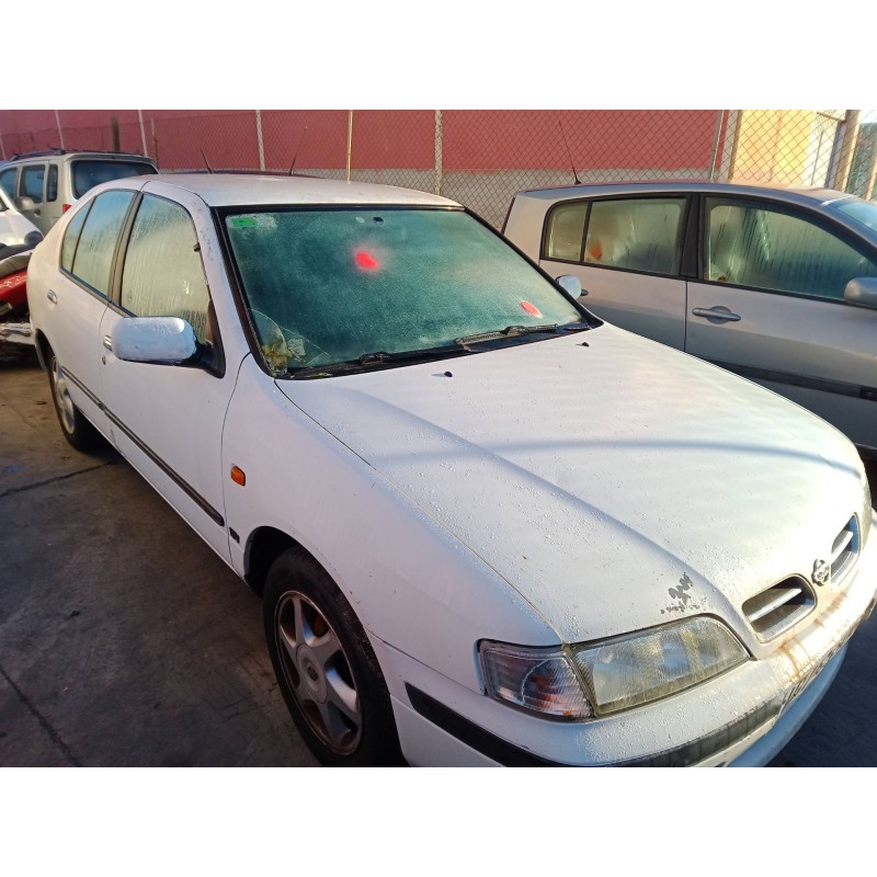 nissan primera hatchback (p11) del año 1999